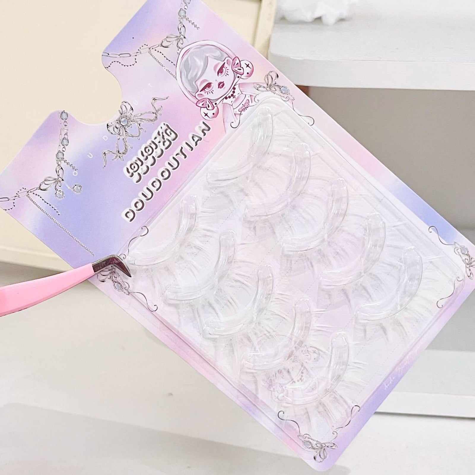 Cílios brancos postiços