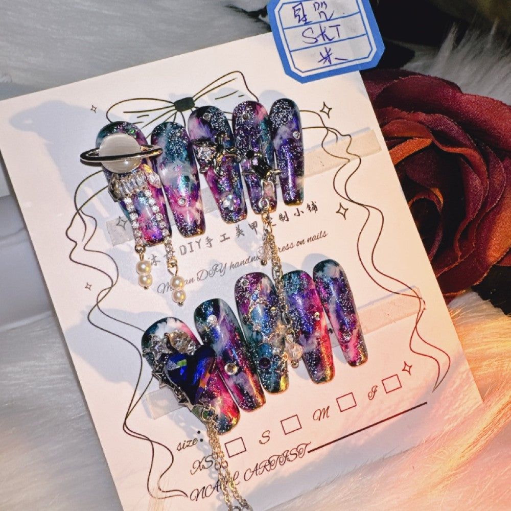 10 Unhas Postiças Artesanais de Alta Qualidade em Vermelho e Dourado