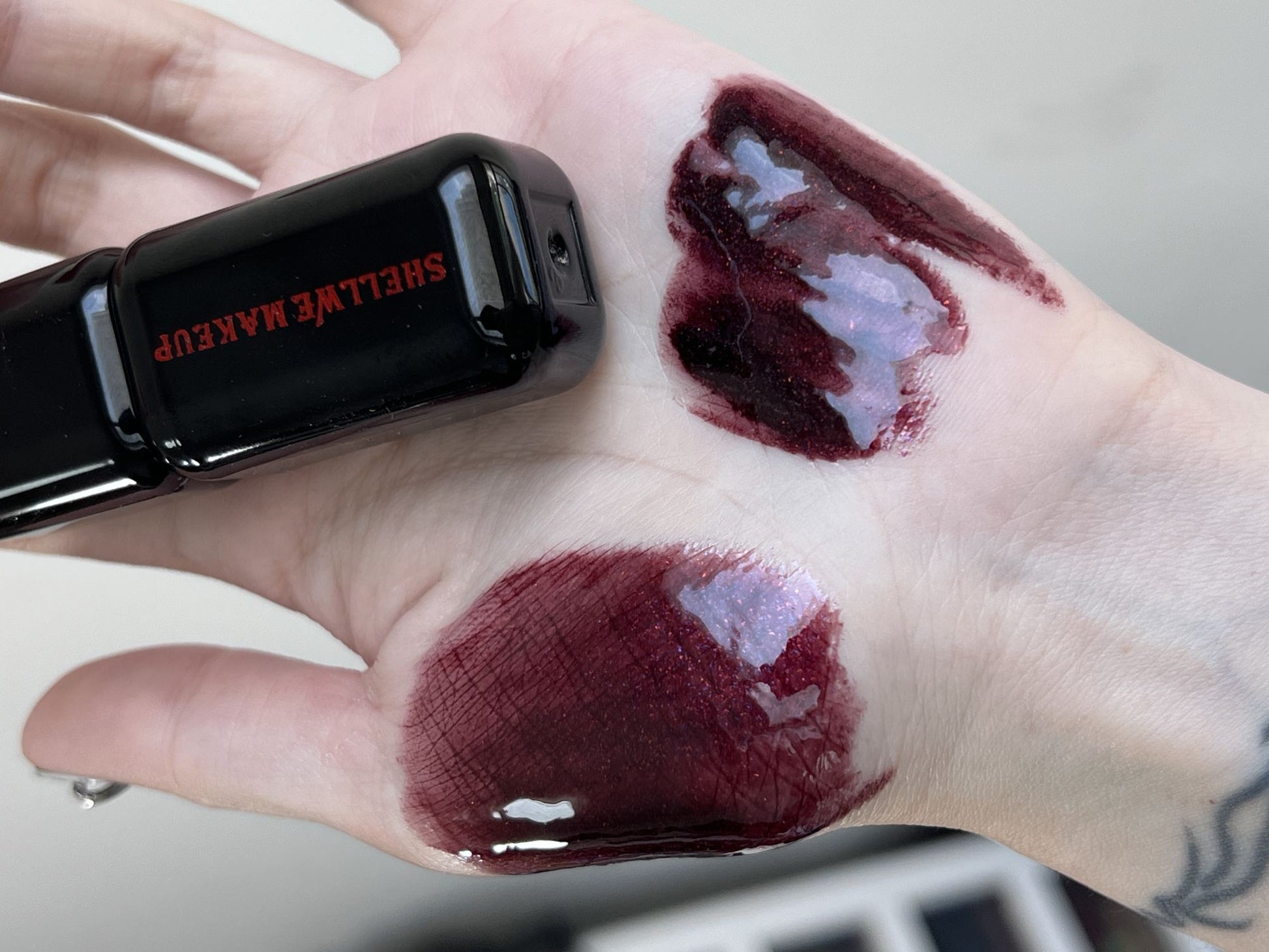 Shellwe Makeup x Freya86 Punk Bunny brilho labial Moth Flame