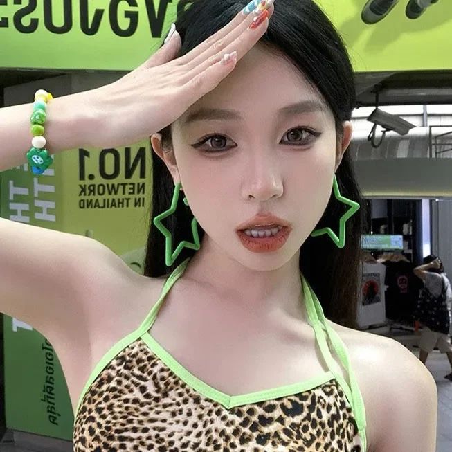 Brincos Estrelas Coloridas Grandes