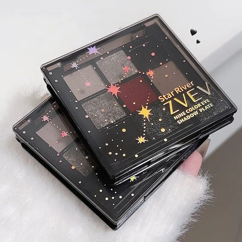 Paleta de sombras 9 cores preto e vermelho gótica