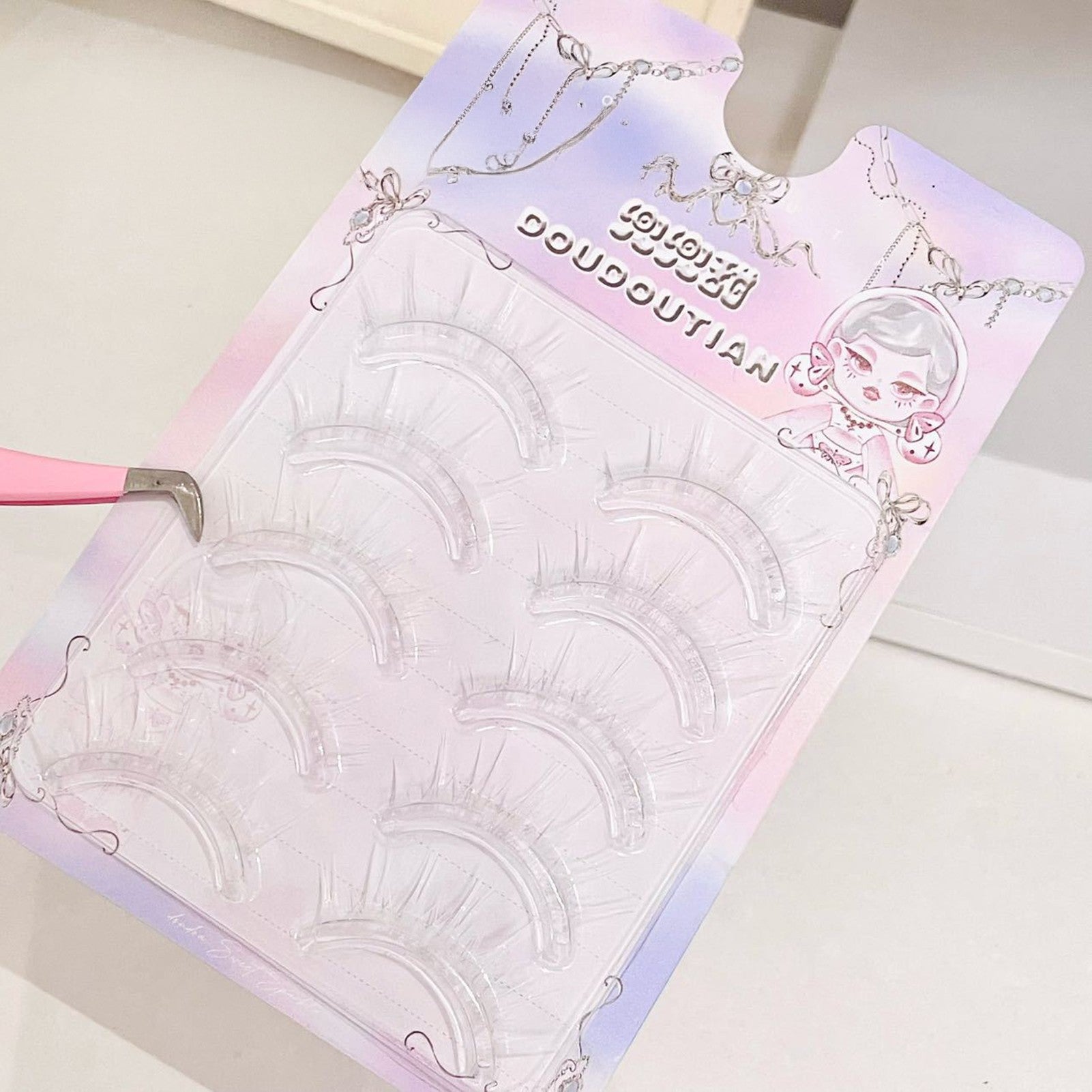 Cílios brancos postiços