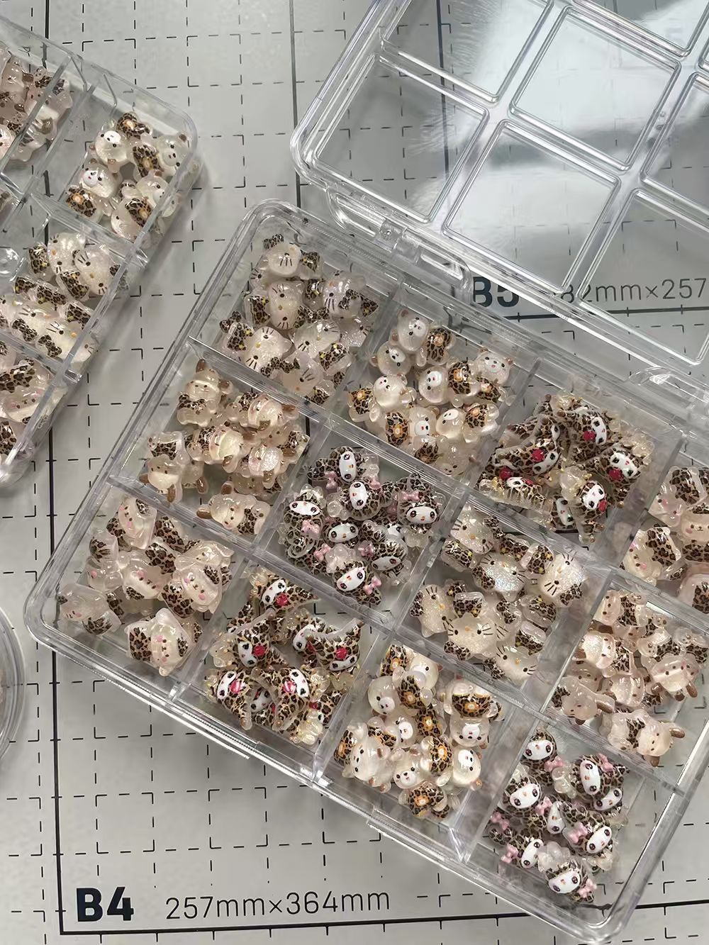 Pacote decoração de unha com 50 peças Sanrio Hello Kitty