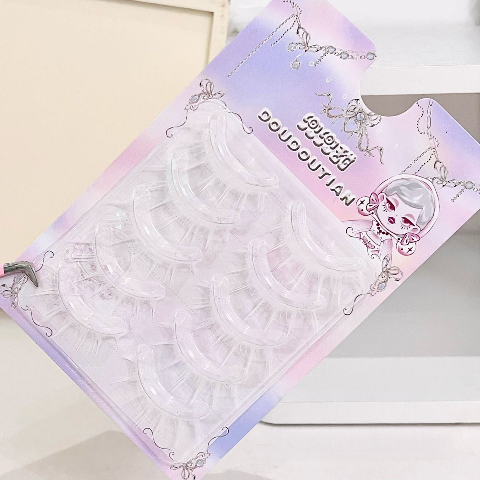 Cílios brancos postiços