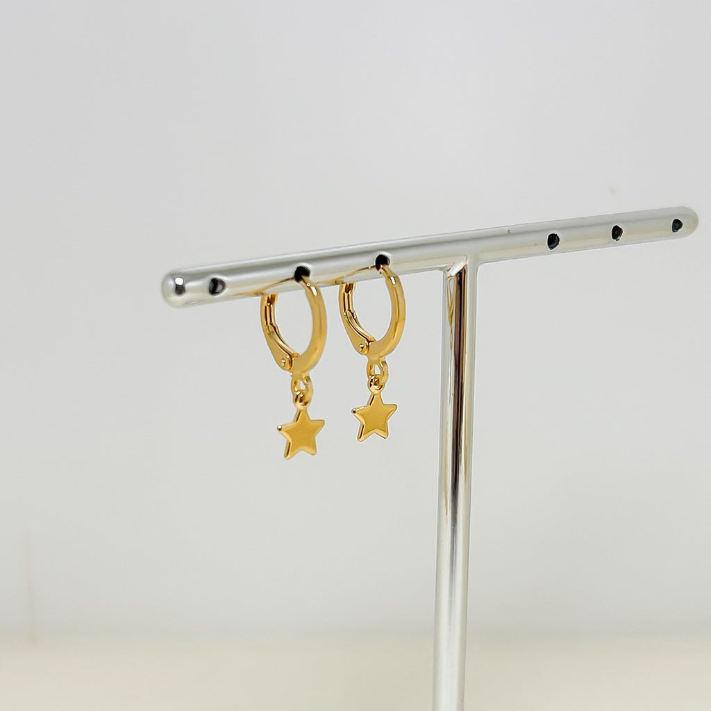 BRINCO DE ARGOLA ARTICULADA COM ESTRELA BANHADO A OURO 18K